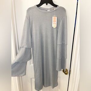 Gianni Bini gray long sleeves dress.